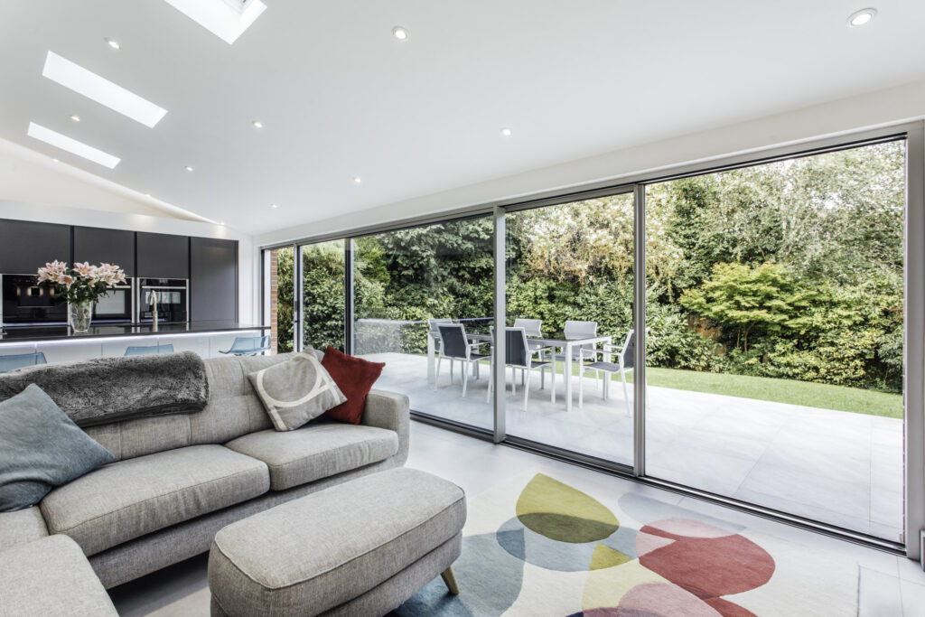 Großflächige Verglasung mit dem Schiebefenster cero von Solarlux