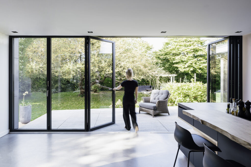 Glas-Faltwand: Luft, Licht und Natur werden Teil des Wohnraums